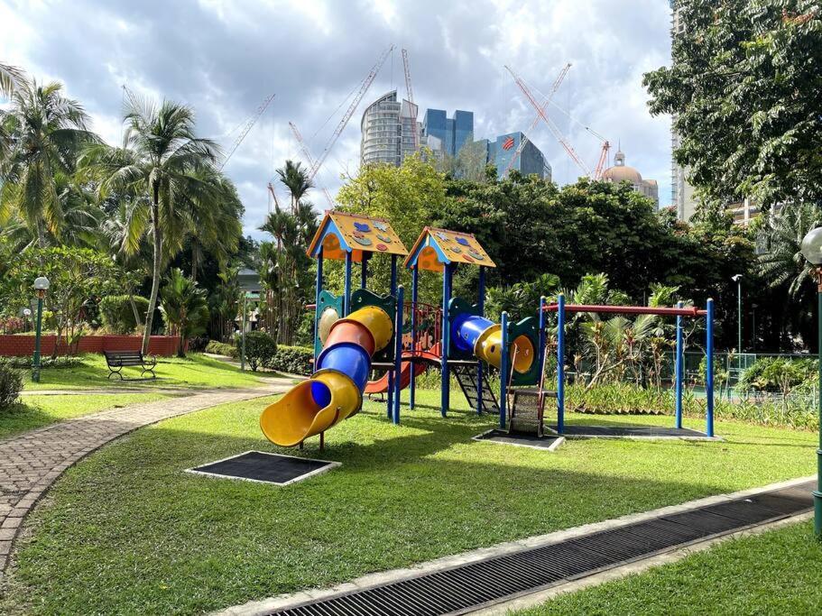 Contemporary Space By Bangsar Mrt Pangsapuri